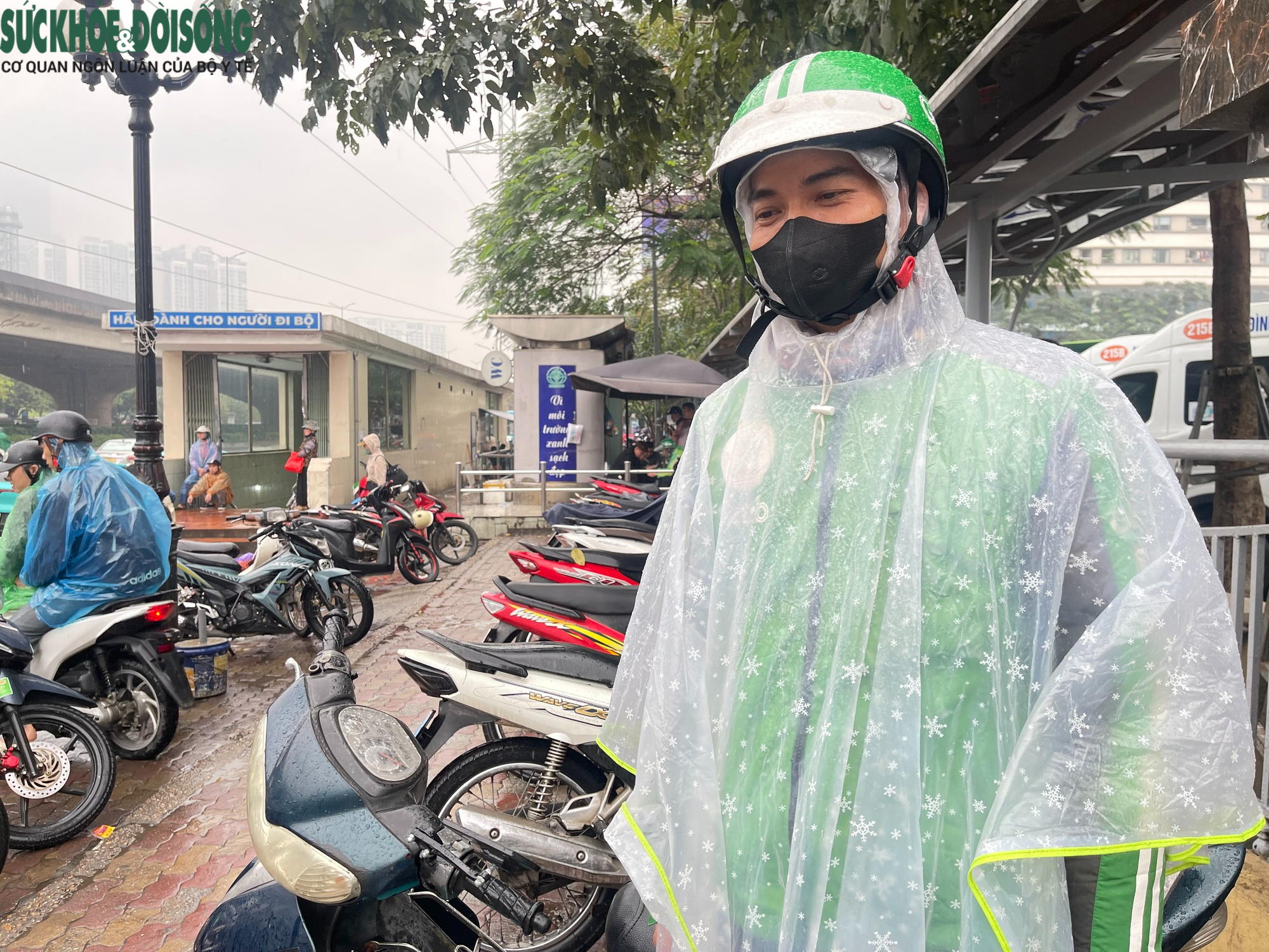 Giá xăng tăng, tài xế xe dịch vụ thêm nỗi lo mưu sinh- Ảnh 2.