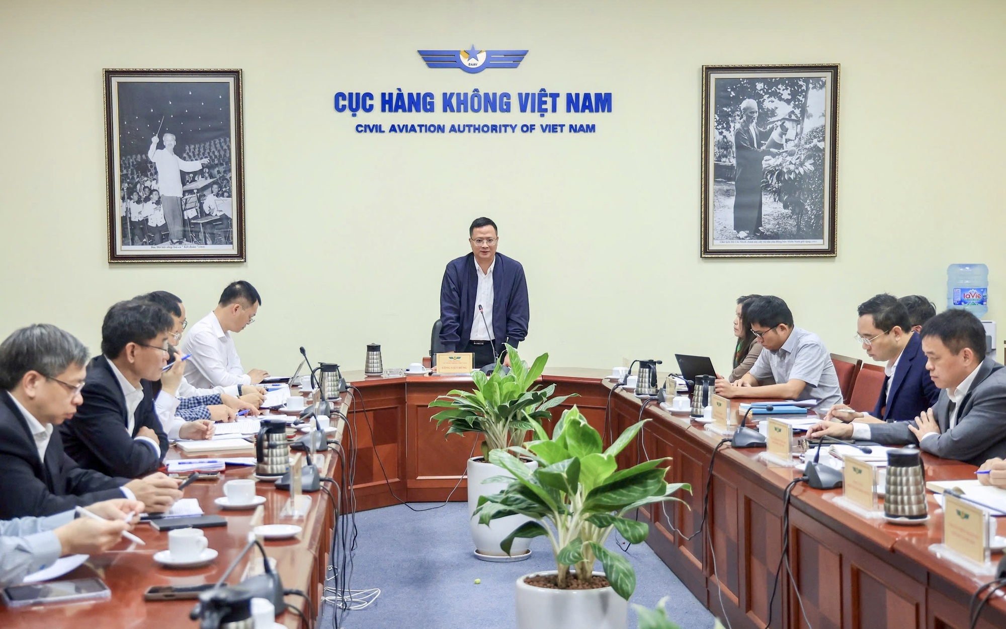 Đề xuất thu phụ phí vé máy bay nội địa, mức cao nhất bao nhiêu?- Ảnh 1. Đề xuất thu phụ phí vé máy bay nội địa, mức cao nhất bao nhiêu?- Ảnh 1.