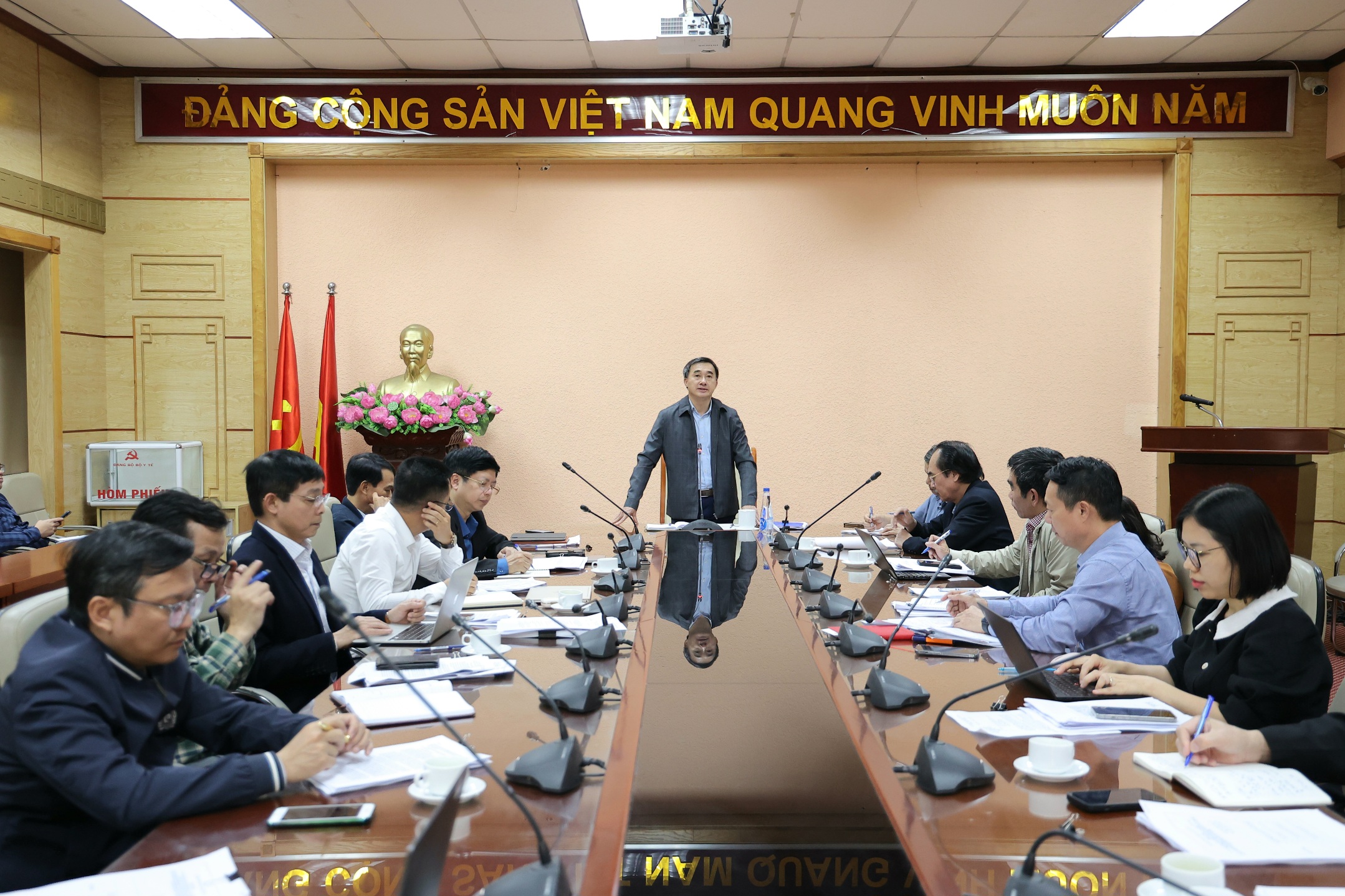 Đề xuất tăng cường phát hiện bệnh lao gắn với khám sức khỏe định kỳ- Ảnh 7.