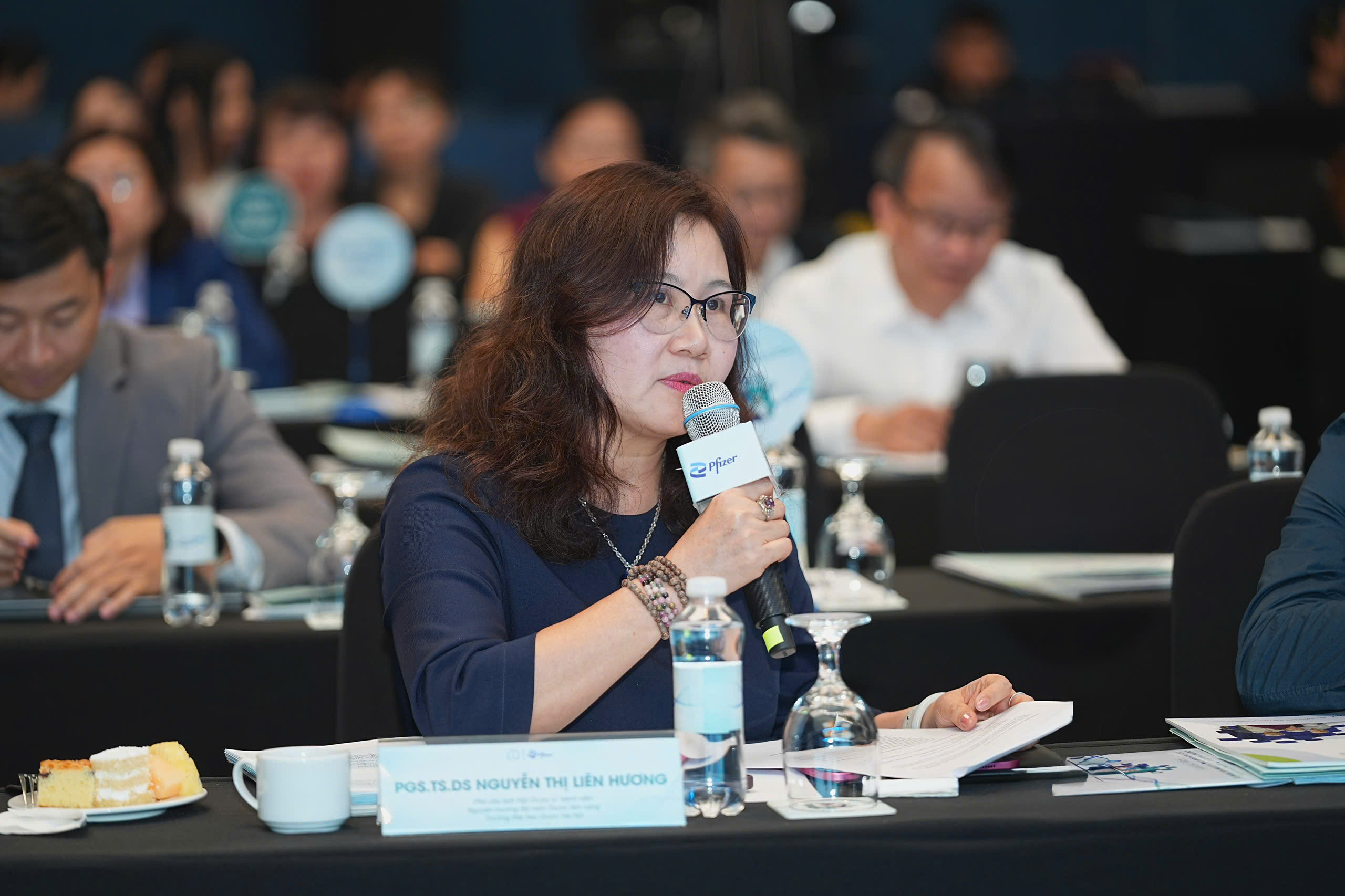 Chuyên gia đề xuất giải pháp giảm áp lực chi phí điều trị ung thư tại Việt Nam- Ảnh 1. Chuyên gia đề xuất giải pháp giảm áp lực chi phí điều trị ung thư tại Việt Nam- Ảnh 1.