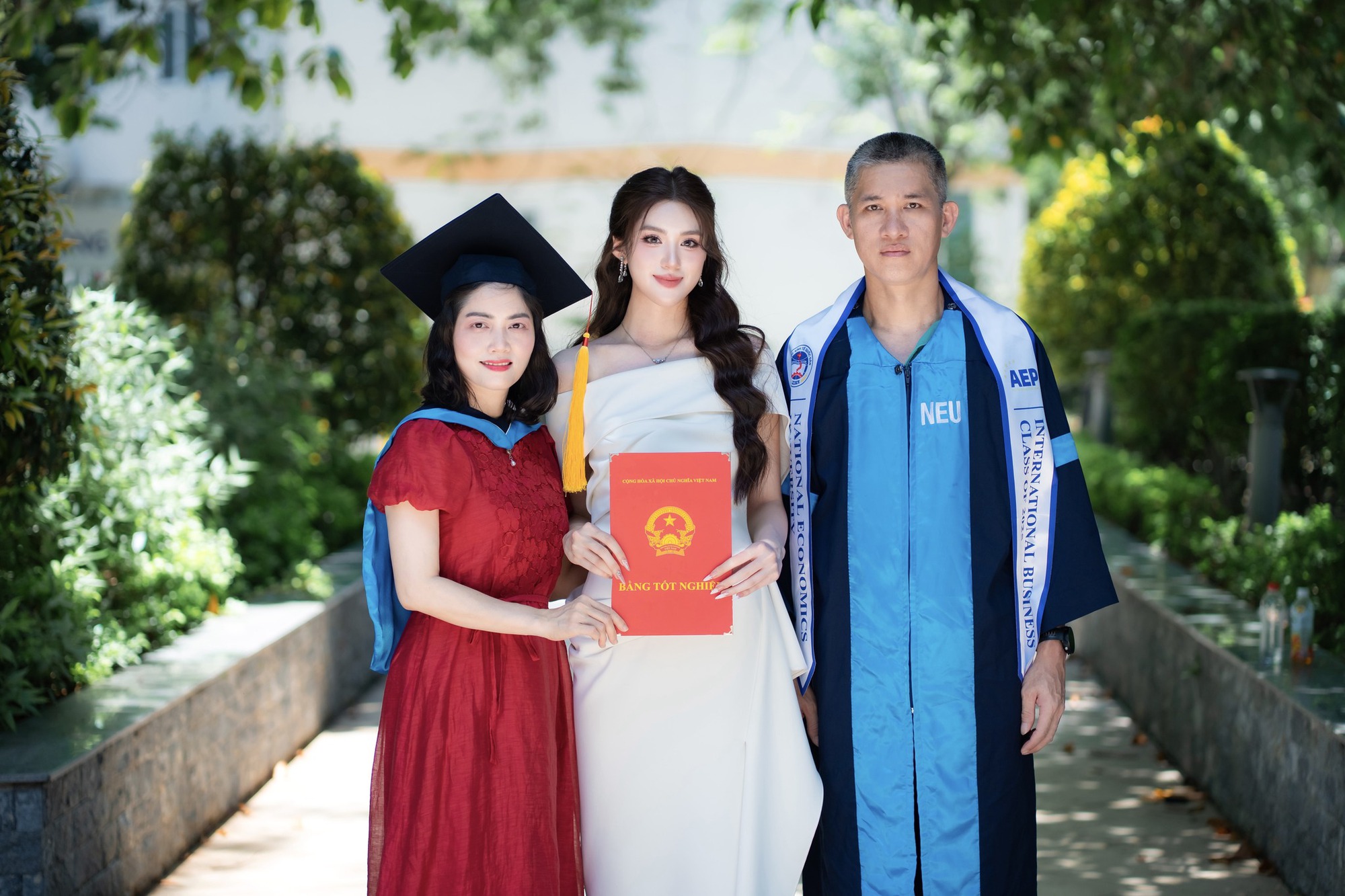 Gia thế gây chú ý của Hoa hậu Phương Oanh- Ảnh 2.