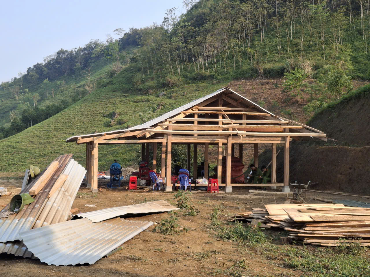 Bé gái 9 tuổi ở Thái Nguyên bị vùi lấp dưới mái nhà đổ, rất cần sự chung tay cứu giúp của cộng đồng- Ảnh 5.