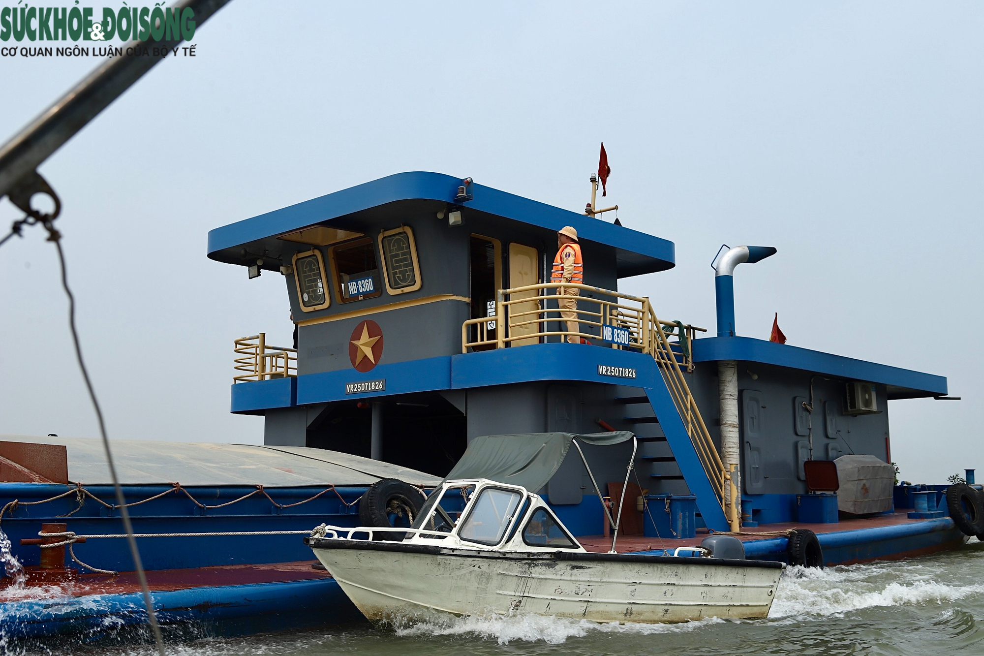 Hà Nội siết chặt quản lý giao thông đường thủy trước mùa mưa bão - Ảnh 7.