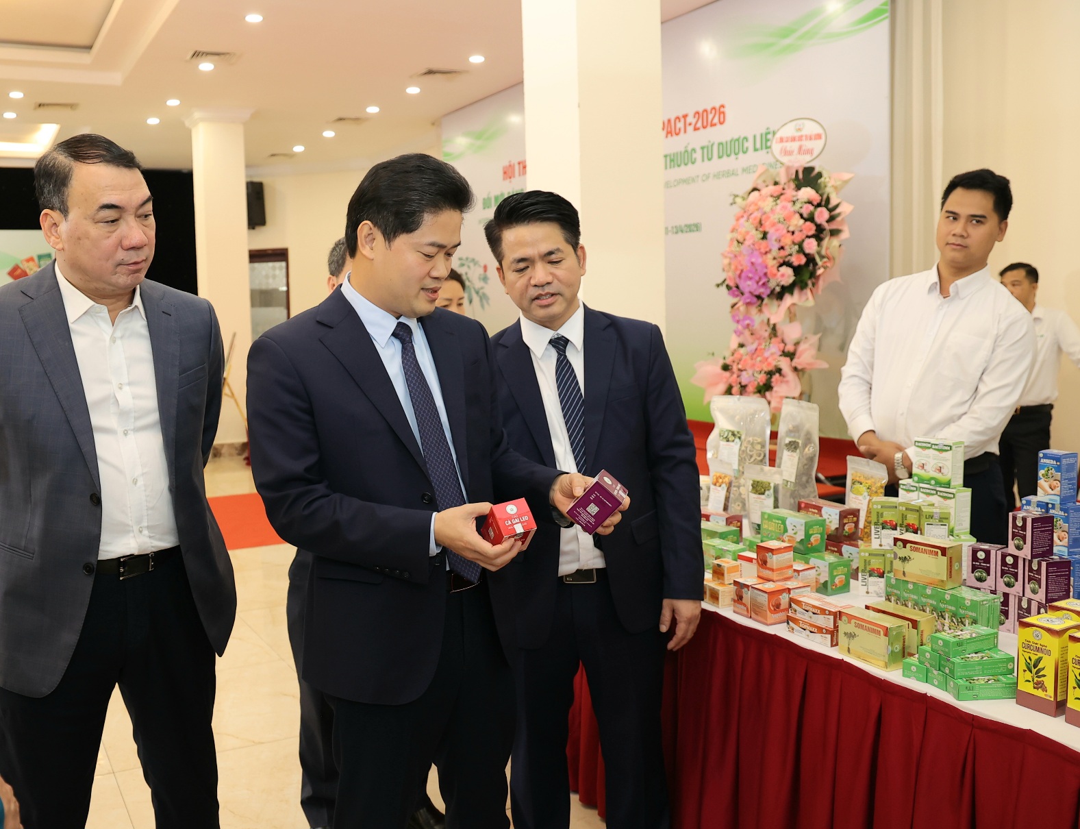 Bảo tồn nguồn gen dược liệu Việt: 'Chìa khóa vàng' cho phát triển bền vững ngành dược- Ảnh 2.