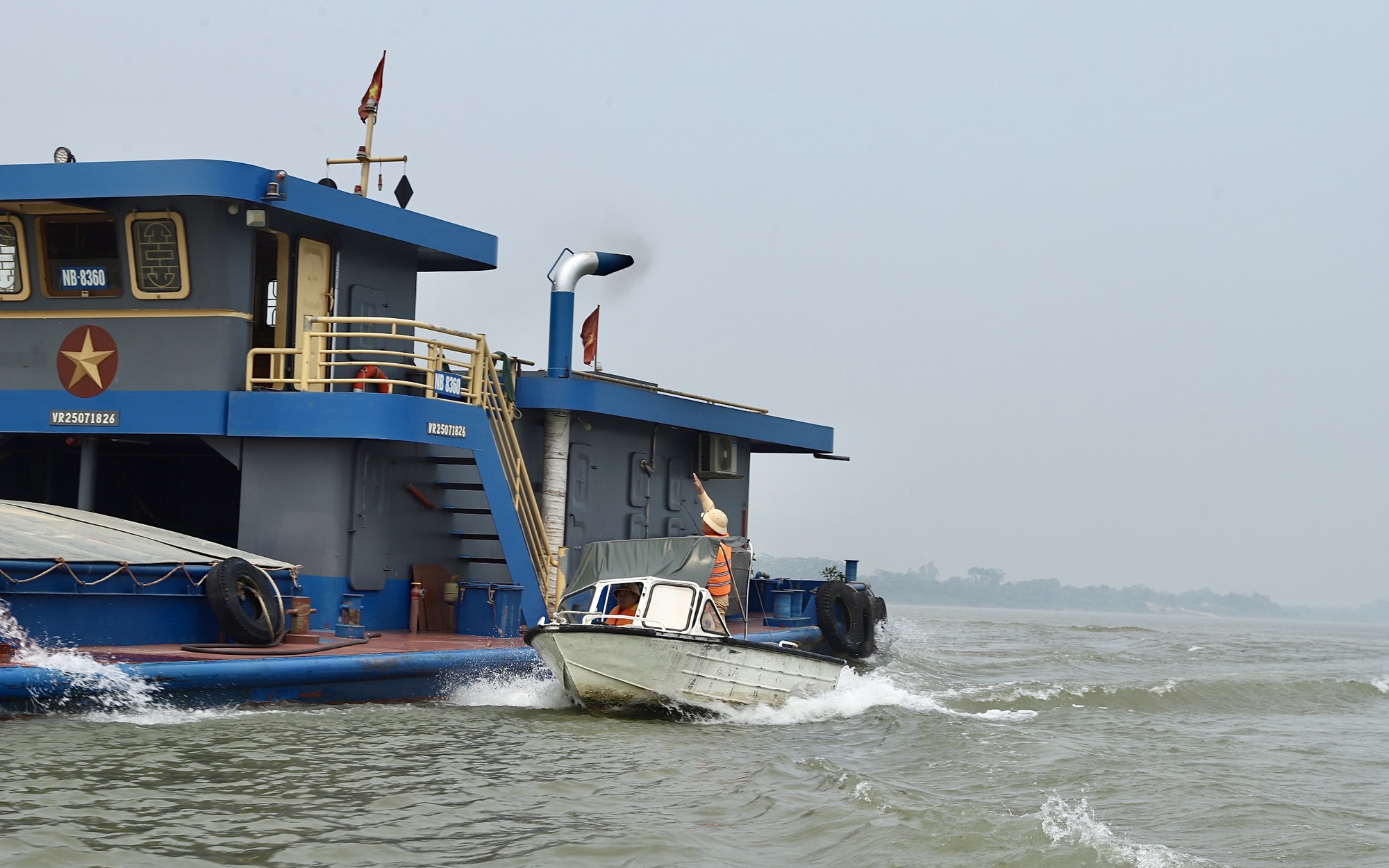 Hà Nội phân luồng giao thông dịp Giỗ tổ Hùng Vương và 30/4 - 1/5, người dân đi lại thế nào?- Ảnh 1.