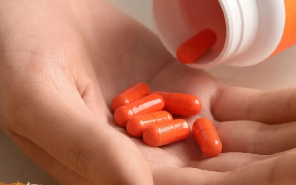 Cách khắc phục thiếu vitamin B12, D và sắt tự nhiên 1 photo 1775799839172 17757998397171460581171 0 0 779 1246 crop 17758000837341456393413