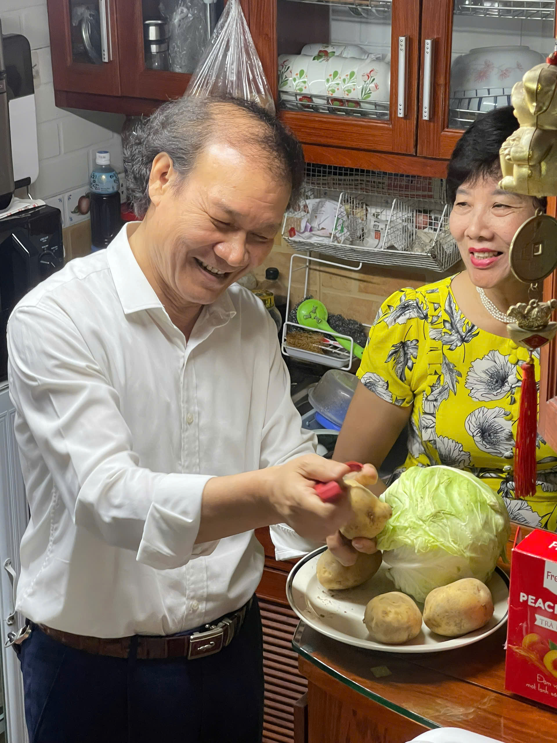 Đại tá - NSND Nguyễn Hải tiết lộ mối tình từng bị 'ngăn cấm' với bà xã là bạn đồng môn- Ảnh 4.