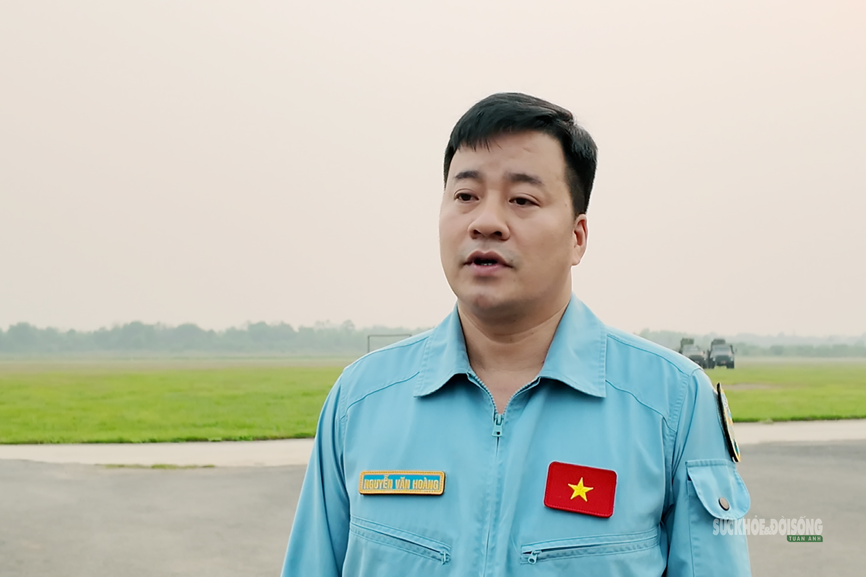 Khi trực thăng 'vẽ lửa' trên bầu trời đêm- Ảnh 2. Khi trực thăng 'vẽ lửa' trên bầu trời đêm- Ảnh 2.