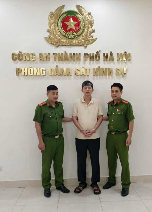 Khởi tố Nguyễn Thế Bằng vụ đỗ ô tô chắn barie Chung cư Hinode- Ảnh 1. Khởi tố Nguyễn Thế Bằng vụ đỗ ô tô chắn barie Chung cư Hinode- Ảnh 1.