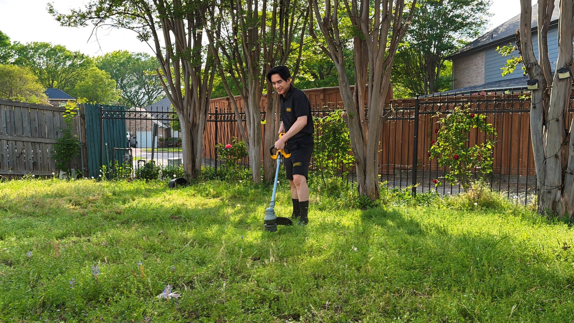 Cuộc sống của Đan Trường ở Mỹ: Nhà biệt thự nhưng thích làm nông dân- Ảnh 2.