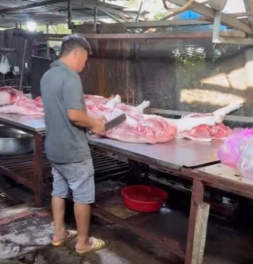 TPHCM siết chặt kiểm soát thực phẩm từ giết mổ đến lưu thông- Ảnh 4. TPHCM siết chặt kiểm soát thực phẩm từ giết mổ đến lưu thông- Ảnh 4.