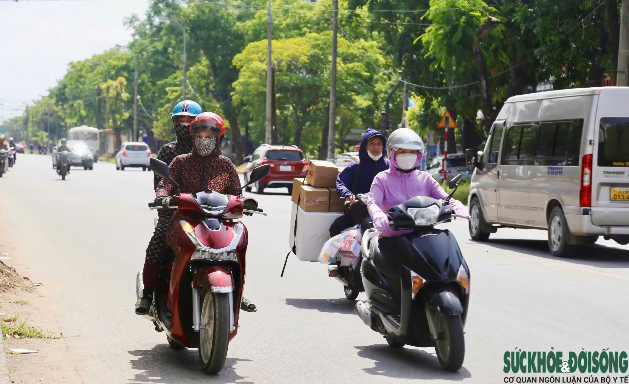 Nắng nóng kéo dài, bệnh viện 'căng mình' đón bệnh nhi và người già- Ảnh 5.