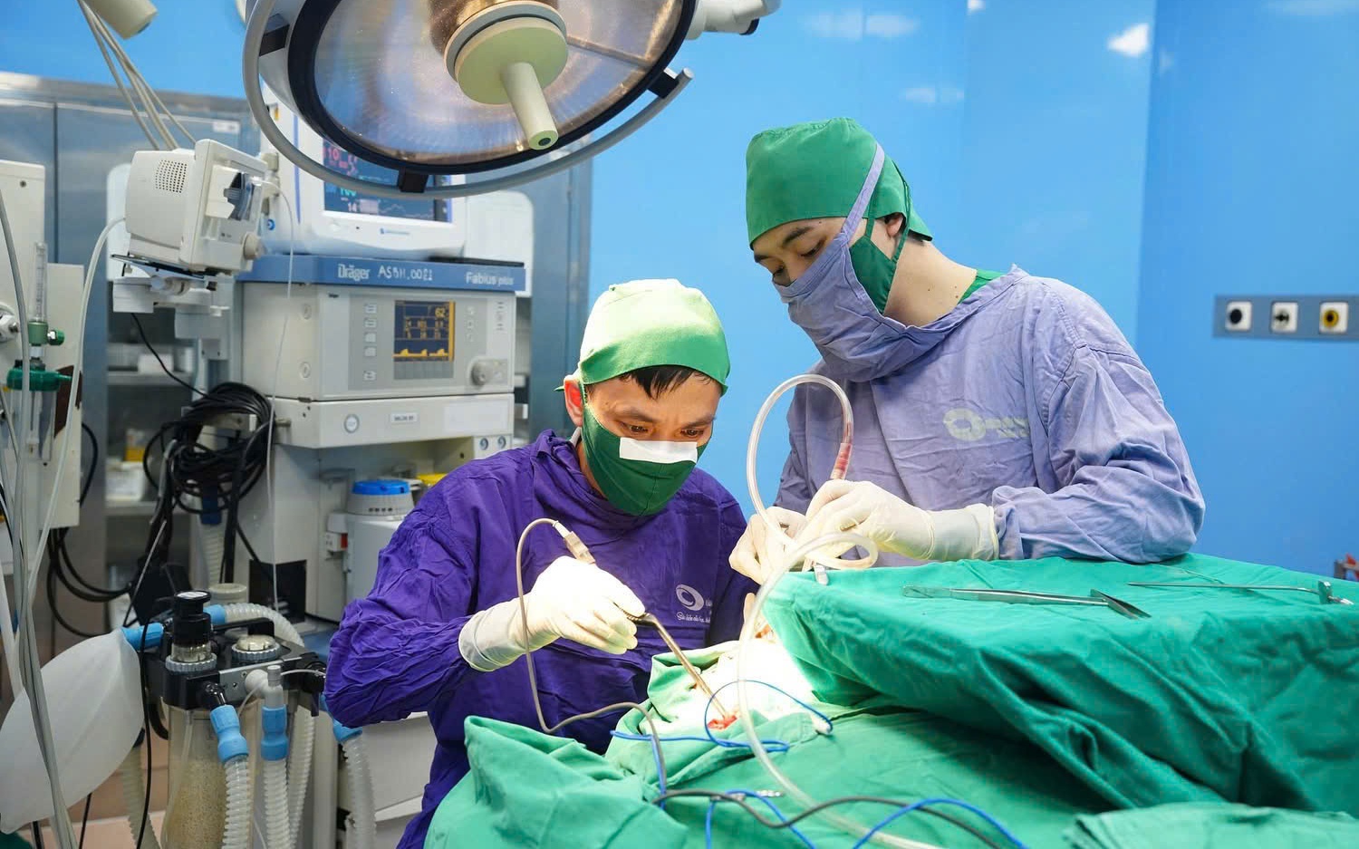 Phẫu thuật thành công ung thư trực tràng bằng kỹ thuật hiện đại tại Bệnh viện Kiến An- Ảnh 2. Phẫu thuật thành công ung thư trực tràng bằng kỹ thuật hiện đại tại Bệnh viện Kiến An- Ảnh 2.