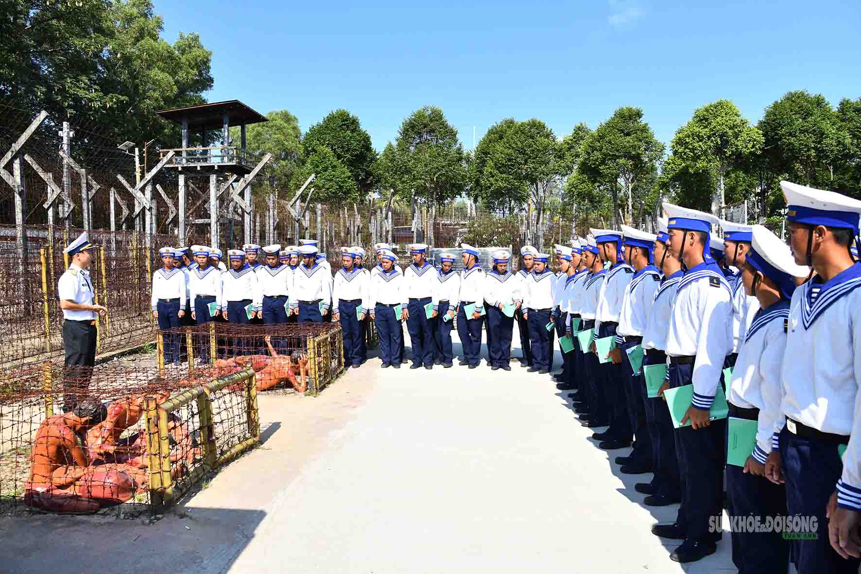 Chiến sĩ mới Vùng 5 Hải quân về nguồn- Ảnh 2.