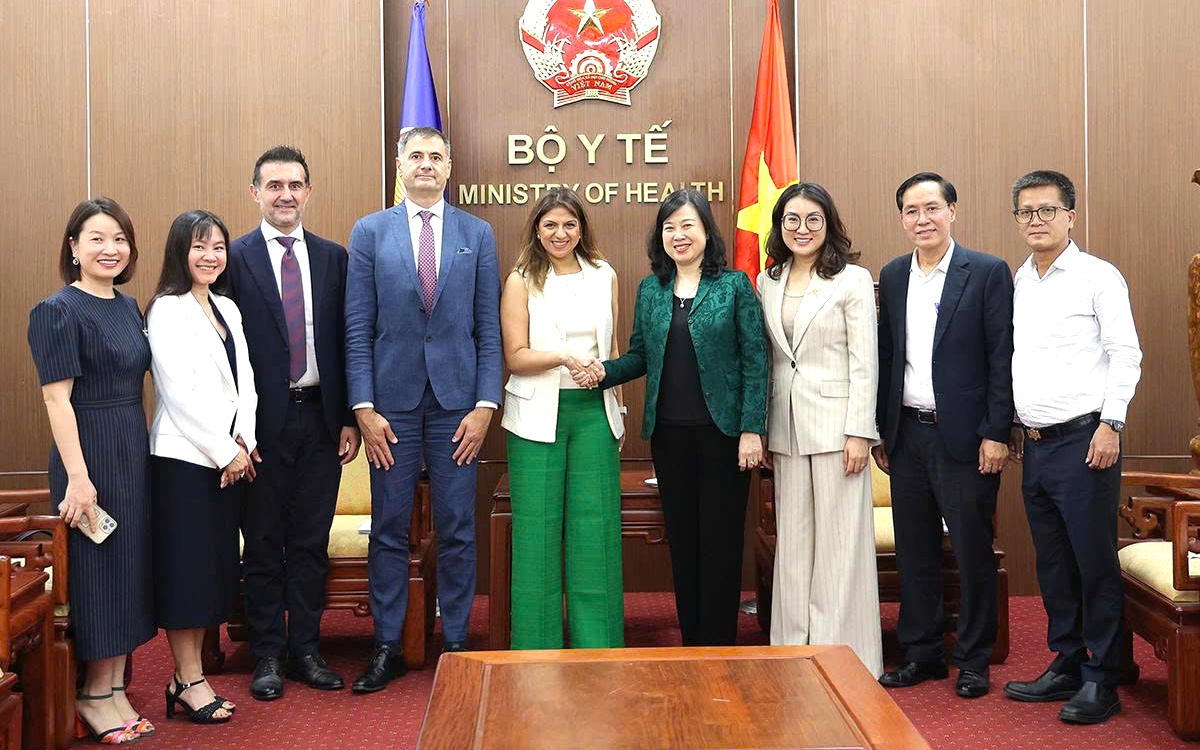 
Thứ trưởng Nguyễn Tri Thức tiếp, làm việc với Giám đốc Toàn cầu phụ trách Vắc xin, Tập đoàn Sanofi- Ảnh 7.