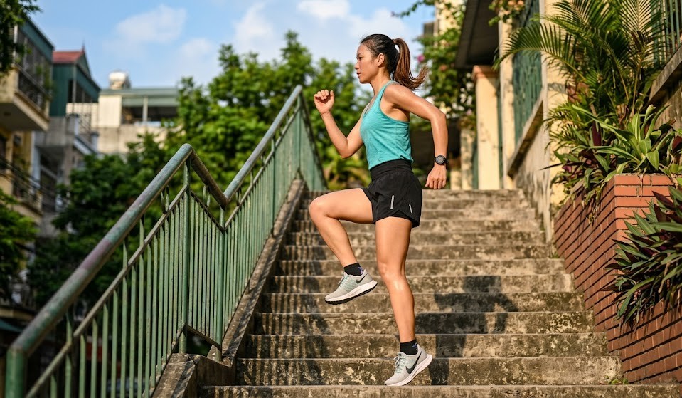 Cách leo cầu thang bộ giúp giảm mỡ đùi và sở hữu đôi chân thon gọn- Ảnh 3. Cách leo cầu thang bộ giúp giảm mỡ đùi và sở hữu đôi chân thon gọn- Ảnh 3.