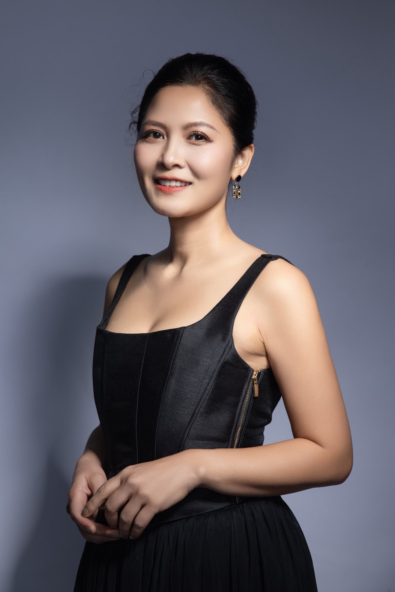 Con trai của nữ diễn viên “Mưa đỏ” nghe lời mẹ, không theo đuổi sự nghiệp diễn xuất- Ảnh 1.