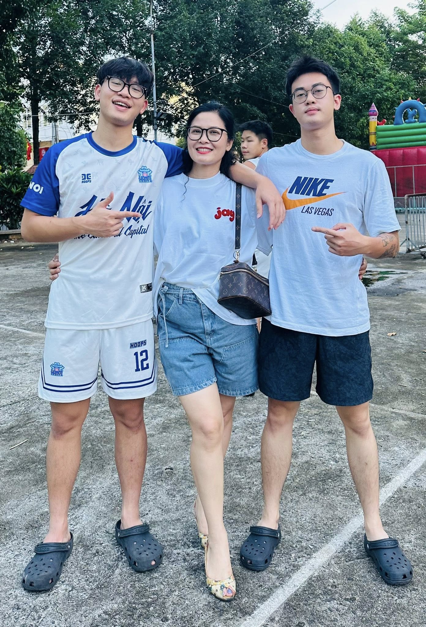 Con trai của nữ diễn viên “Mưa đỏ” nghe lời mẹ, không theo đuổi sự nghiệp diễn xuất- Ảnh 4.