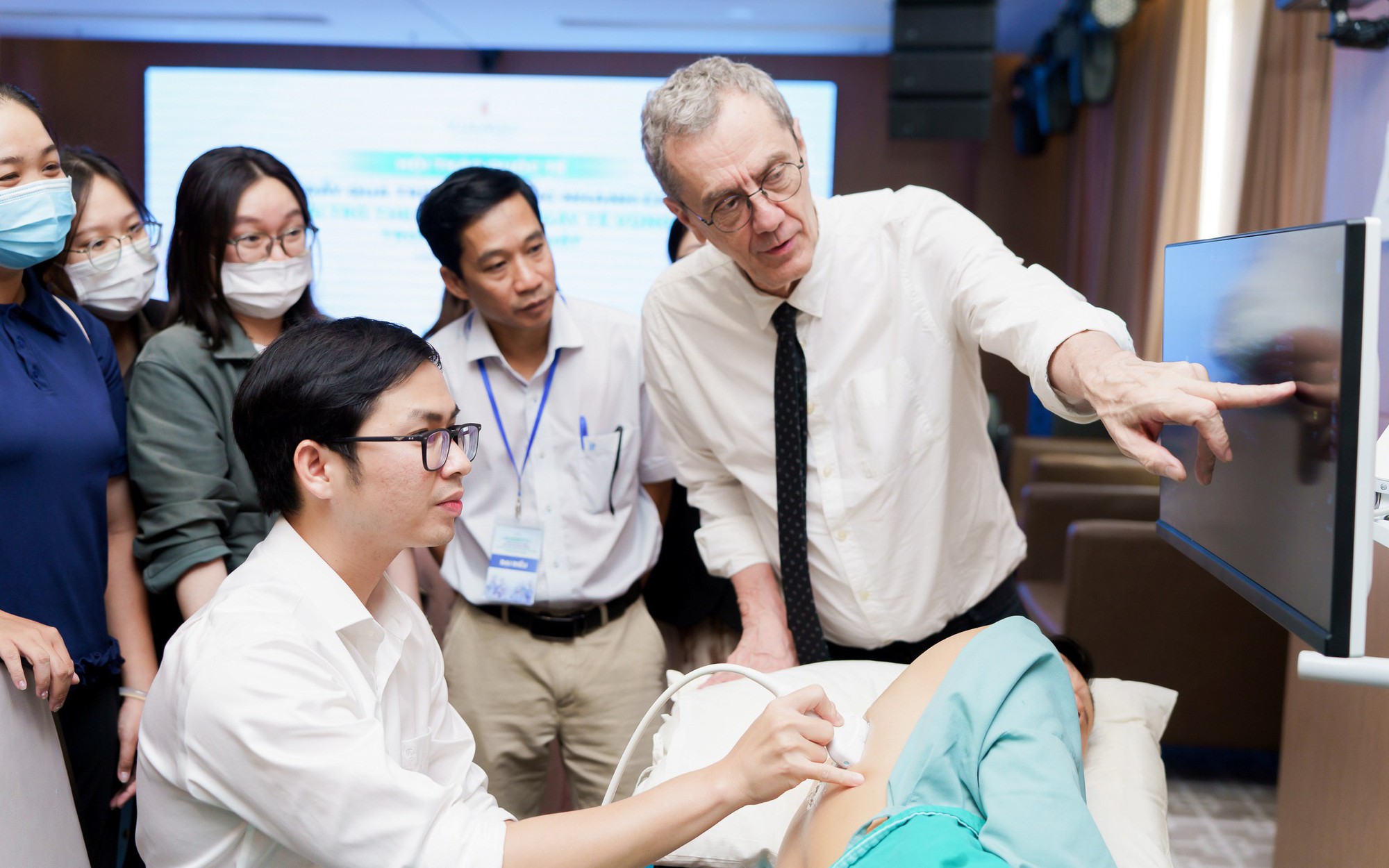 Ít đau hơn, hồi phục nhanh hơn: Bước tiến mới thay thế gây tê truyền thống 1 anh 2 1776137588299119719896 27 0 1627 2560 crop 1776137667450859716115