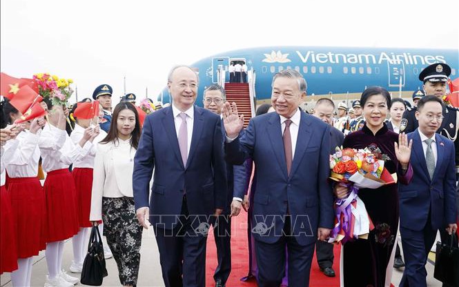 Tổng Bí thư, Chủ tịch nước đến Bắc Kinh, bắt đầu thăm cấp Nhà nước đến Trung Quốc