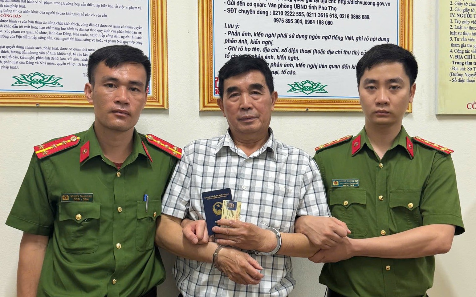 Bắt giữ đối tượng truy nã vì tội đánh bạc tại cửa khẩu quốc tế- Ảnh 2.