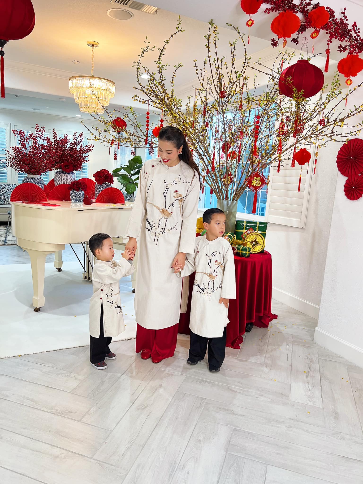 Cuộc sống tuổi U40 của Hoa hậu Phạm Hương ở Mỹ, hôn nhân không trục trặc như lời đồn- Ảnh 7. Cuộc sống tuổi U40 của Hoa hậu Phạm Hương ở Mỹ, hôn nhân không trục trặc như lời đồn- Ảnh 7.