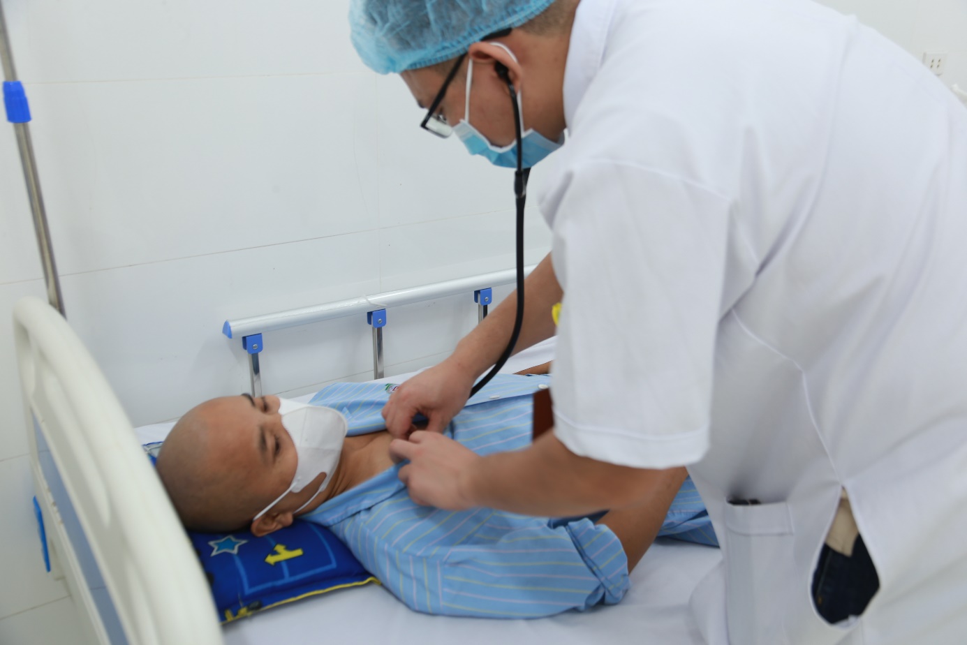 Điều trị ung thư máu: Bước tiến lớn của Trung tâm Huyết học – Truyền máu Nghệ An- Ảnh 1.