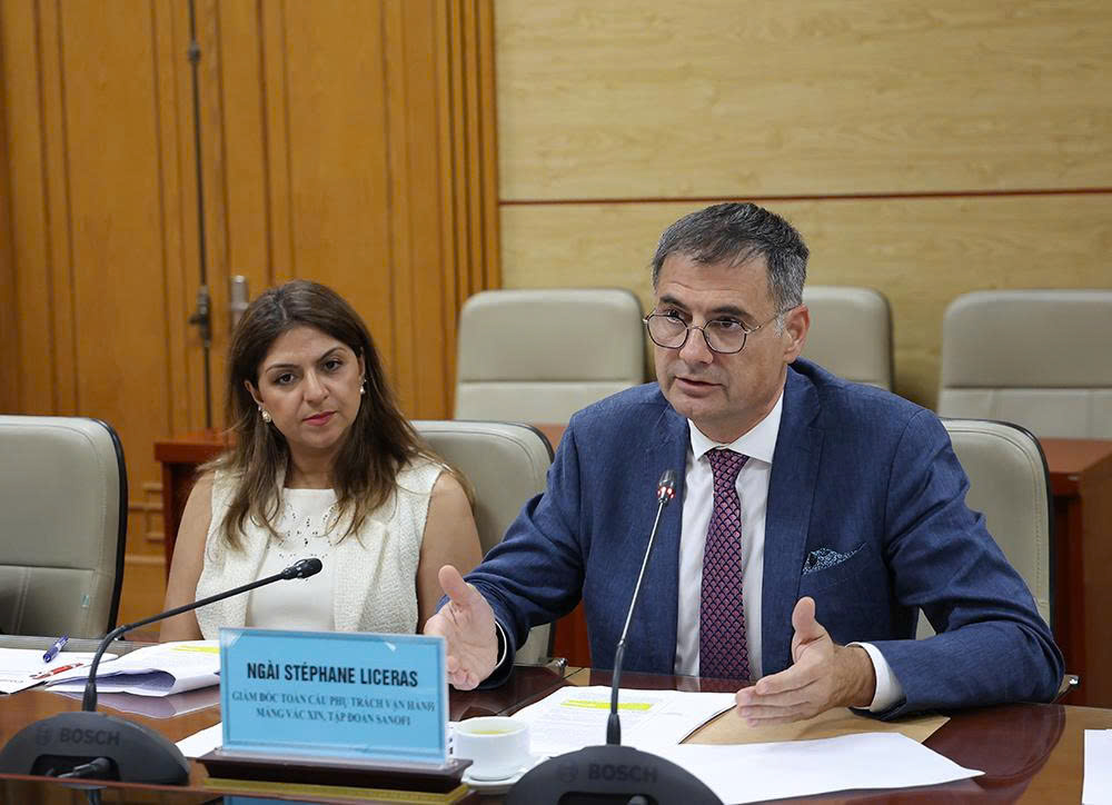
Thứ trưởng Nguyễn Tri Thức tiếp, làm việc với Giám đốc Toàn cầu phụ trách Vắc xin, Tập đoàn Sanofi- Ảnh 2.