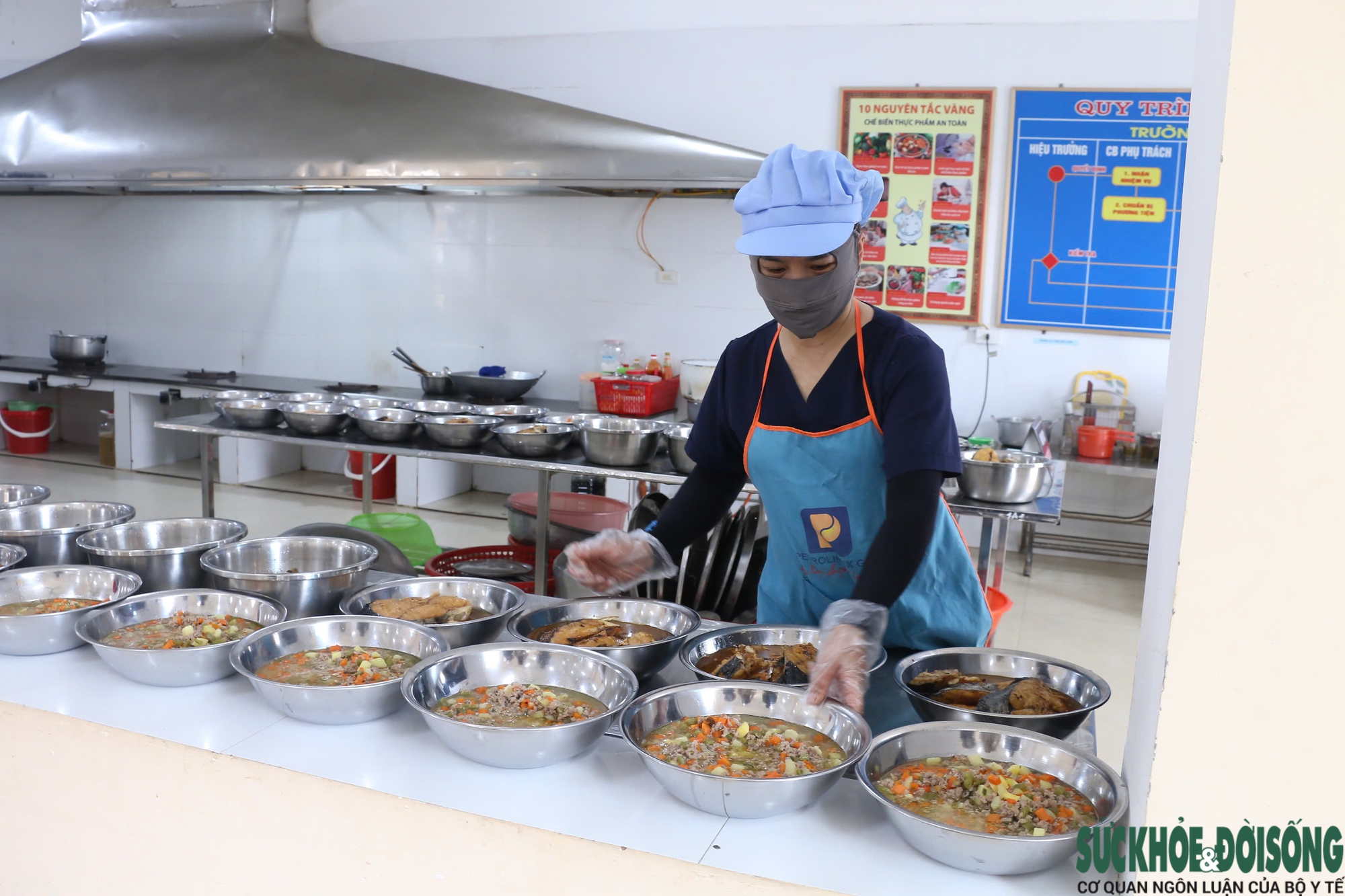 Giá gas tăng, trường học Nghệ An chật vật xoay xở bữa ăn bán trú- Ảnh 2.