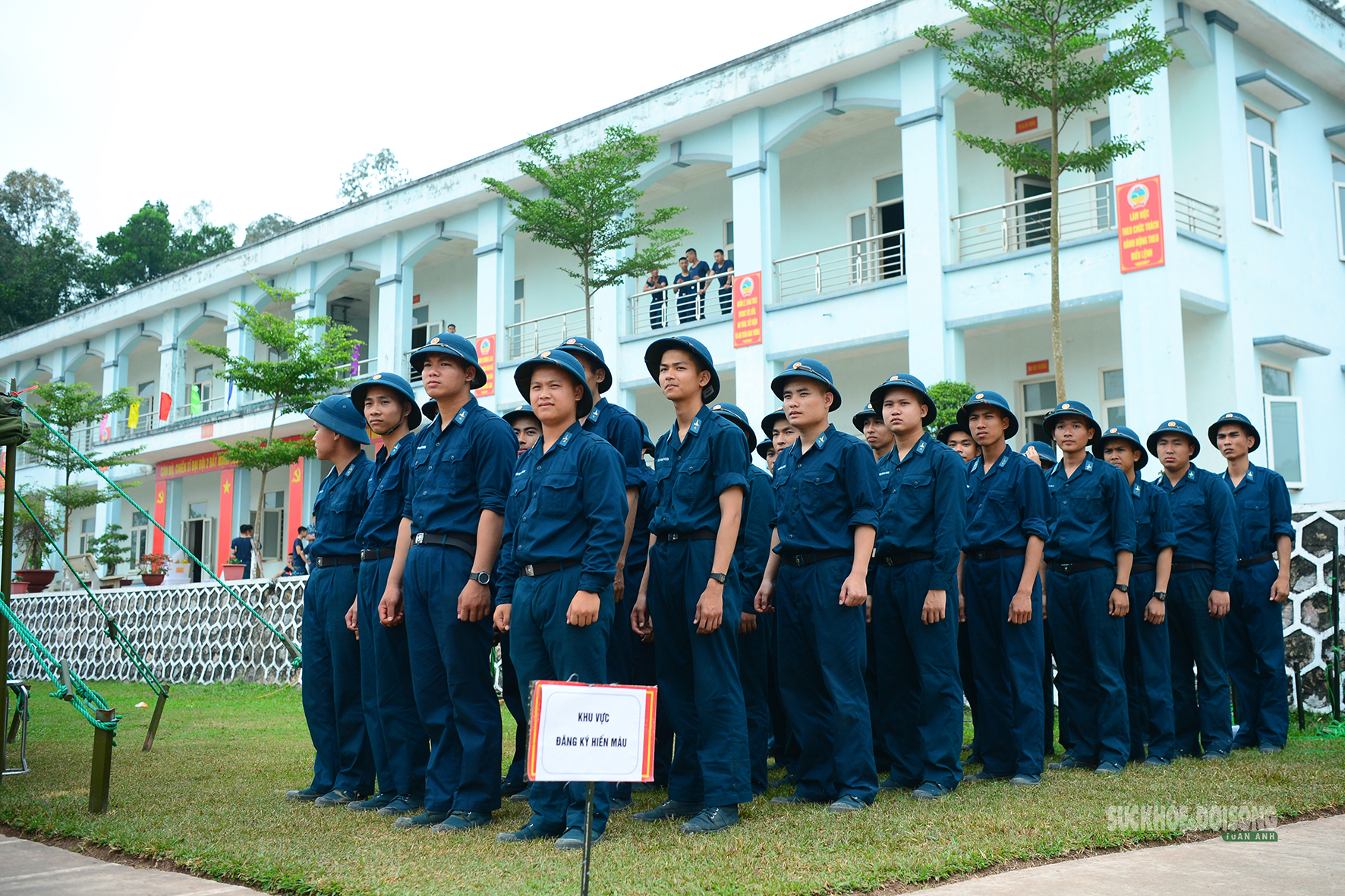 Chiến sĩ mới Sư đoàn 365 hào hứng hiến máu tình nguyện- Ảnh 1.