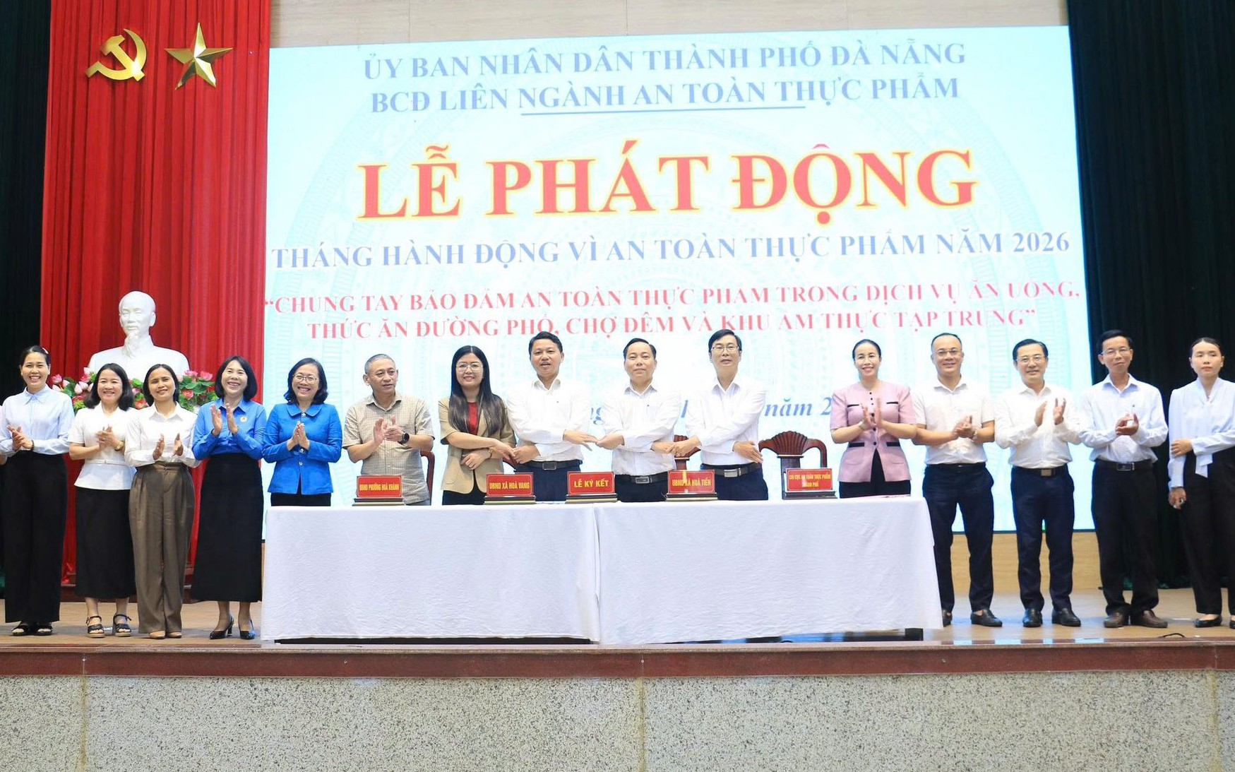 Bé 4 tuổi bị chó nhà cắn, nhiều vết thương nặng ở đầu và tay- Ảnh 2.