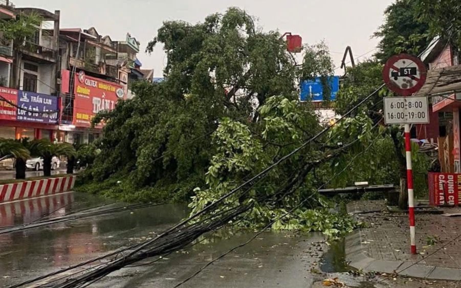 Cảnh báo dông lốc, mưa đá ở khu vực Bắc Bộ và Thanh Hóa