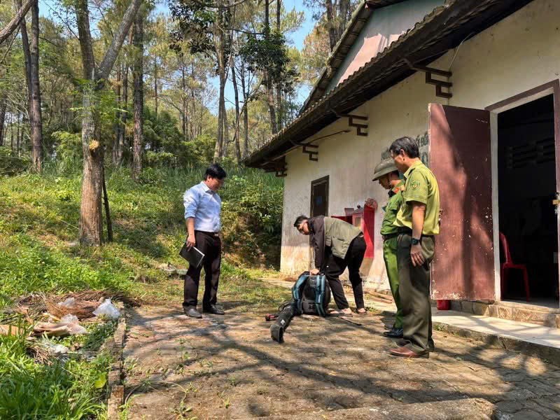 Kiểm lâm khuyến cáo không đốt vàng mã trong cao điểm nắng nóng để phòng cháy rừng- Ảnh 2. Kiểm lâm khuyến cáo không đốt vàng mã trong cao điểm nắng nóng để phòng cháy rừng- Ảnh 2.