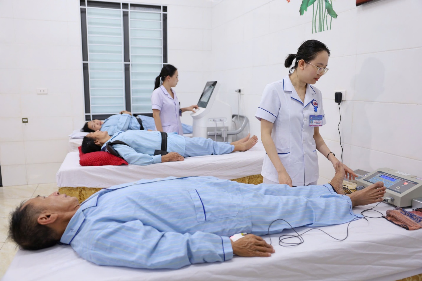 Bệnh viện Y học cổ truyền Nghệ An: 62 năm tự hào và khát vọng vươn xa- Ảnh 3. Bệnh viện Y học cổ truyền Nghệ An: 62 năm tự hào và khát vọng vươn xa- Ảnh 3.