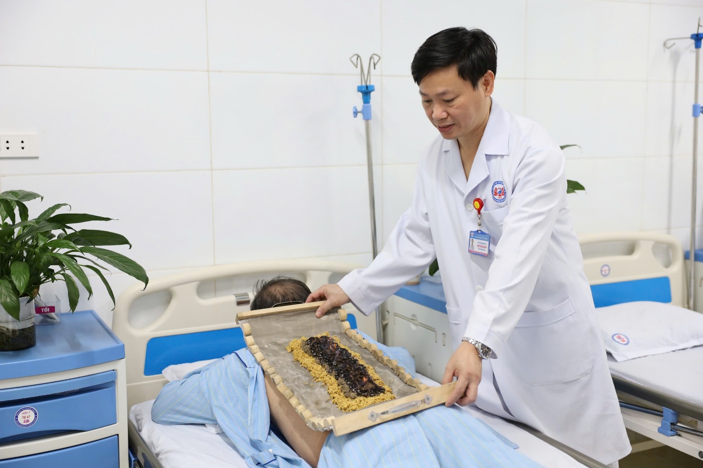 Bệnh viện Y học cổ truyền Nghệ An: 62 năm tự hào và khát vọng vươn xa- Ảnh 6. Bệnh viện Y học cổ truyền Nghệ An: 62 năm tự hào và khát vọng vươn xa- Ảnh 6.