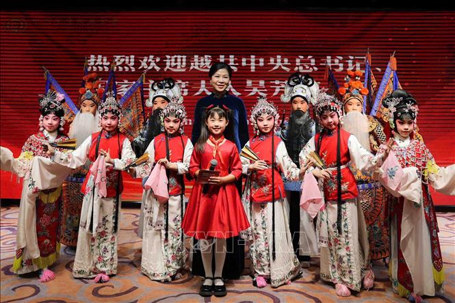 Phu nhân Ngô Phương Ly thăm Trung tâm Giao lưu khoa học văn hóa thanh thiếu niên Tống Khánh Linh- Ảnh 3.