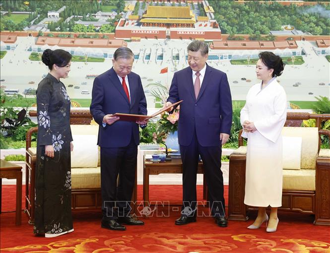 Tổng Bí thư, Chủ tịch nước Tô Lâm và Phu nhân cùng Tổng Bí thư, Chủ tịch nước Tập Cận Bình và Phu nhân dự tiệc trà- Ảnh 3. Tổng Bí thư, Chủ tịch nước Tô Lâm và Phu nhân cùng Tổng Bí thư, Chủ tịch nước Tập Cận Bình và Phu nhân dự tiệc trà- Ảnh 3.