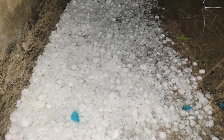 4 người bị thương, hàng trăm nhà bị hỏng do mưa đá to như cái chén ở Lào Cai