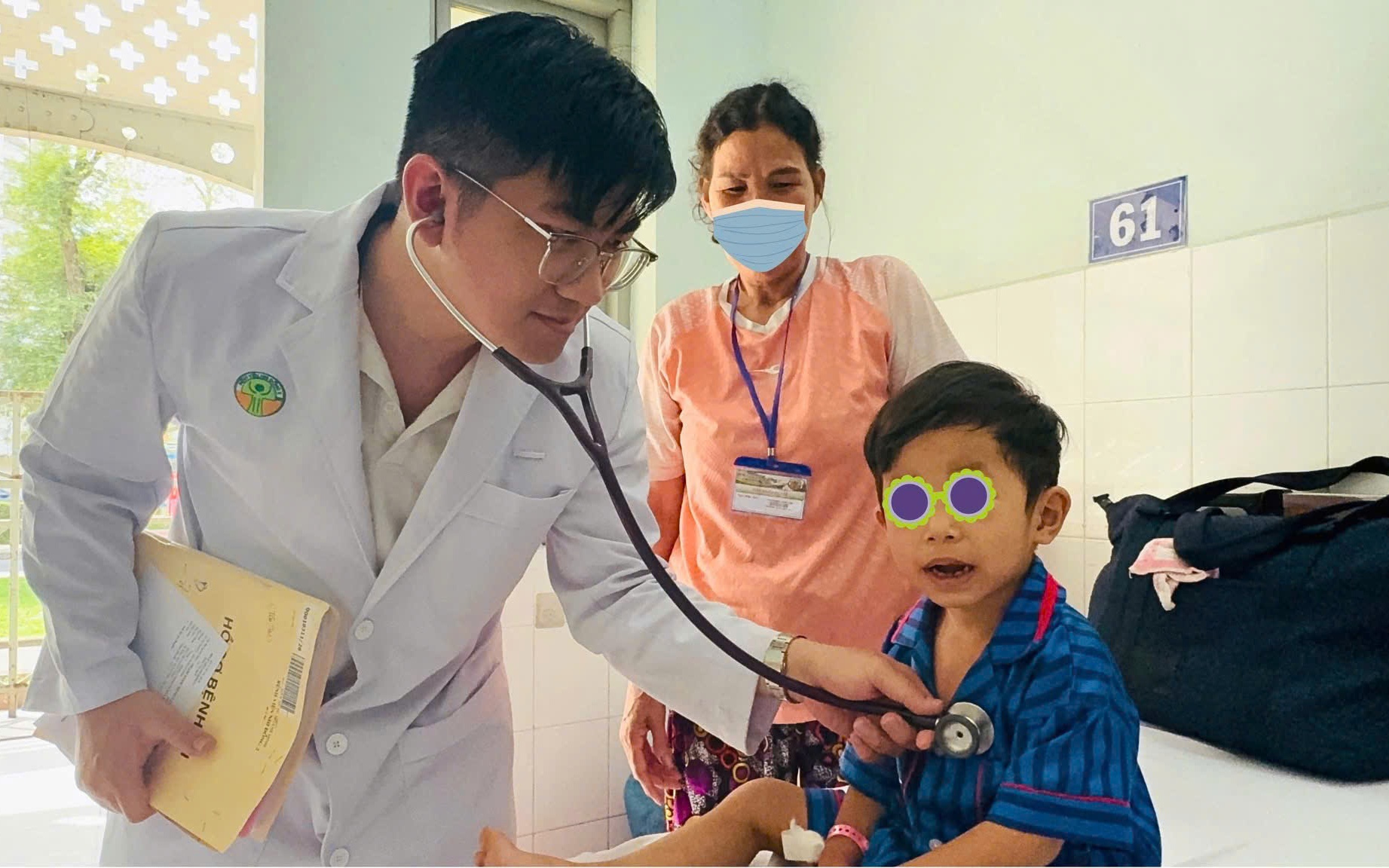 Phát hiện tim bẩm sinh khi khám tầm soát Ngày sức khoẻ toàn dân, bé trai 3 tuổi được hỗ trợ điều trị 100%