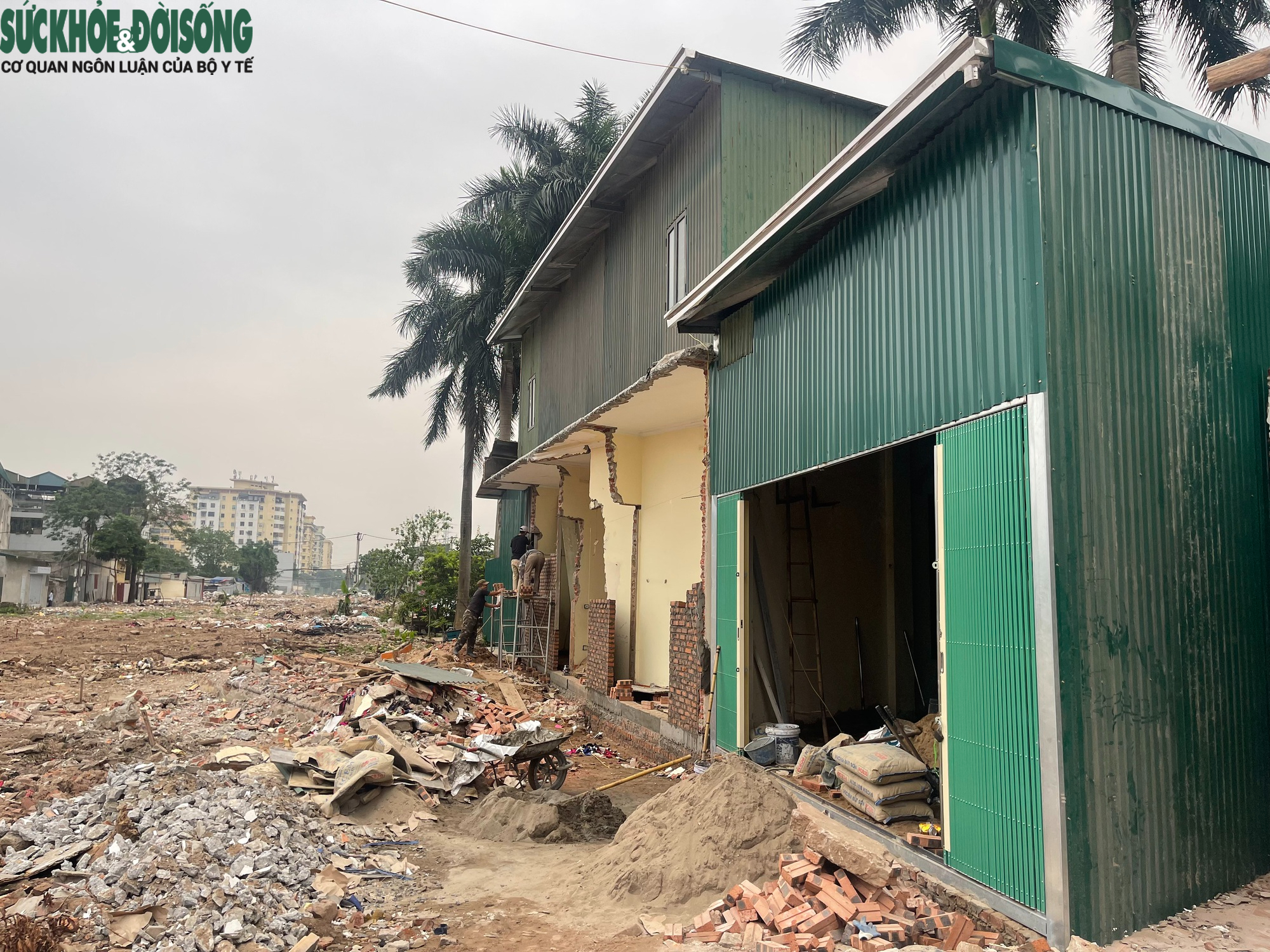 Xuất hiện nhiều ngôi nhà 'siêu mỏng, siêu méo' sau giải phóng mặt bằng ở Hà Nội- Ảnh 3.