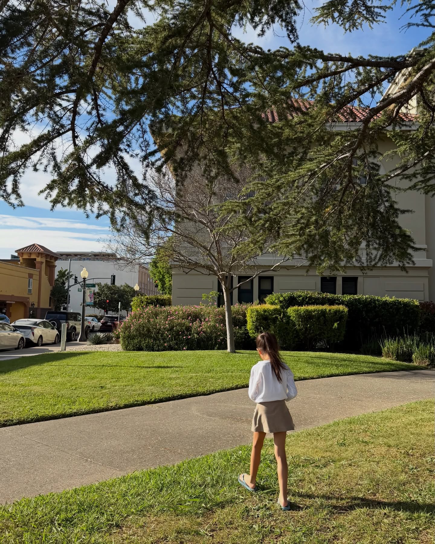 Ngắm Lisa cùng mẹ Hồ Ngọc Hà khoe đôi chân dài như siêu mẫu- Ảnh 4.