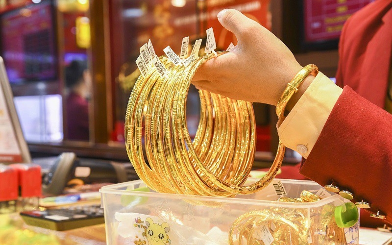 Chốt giá vàng hôm nay ngày 17/4 tiếp đà giảm mạnh