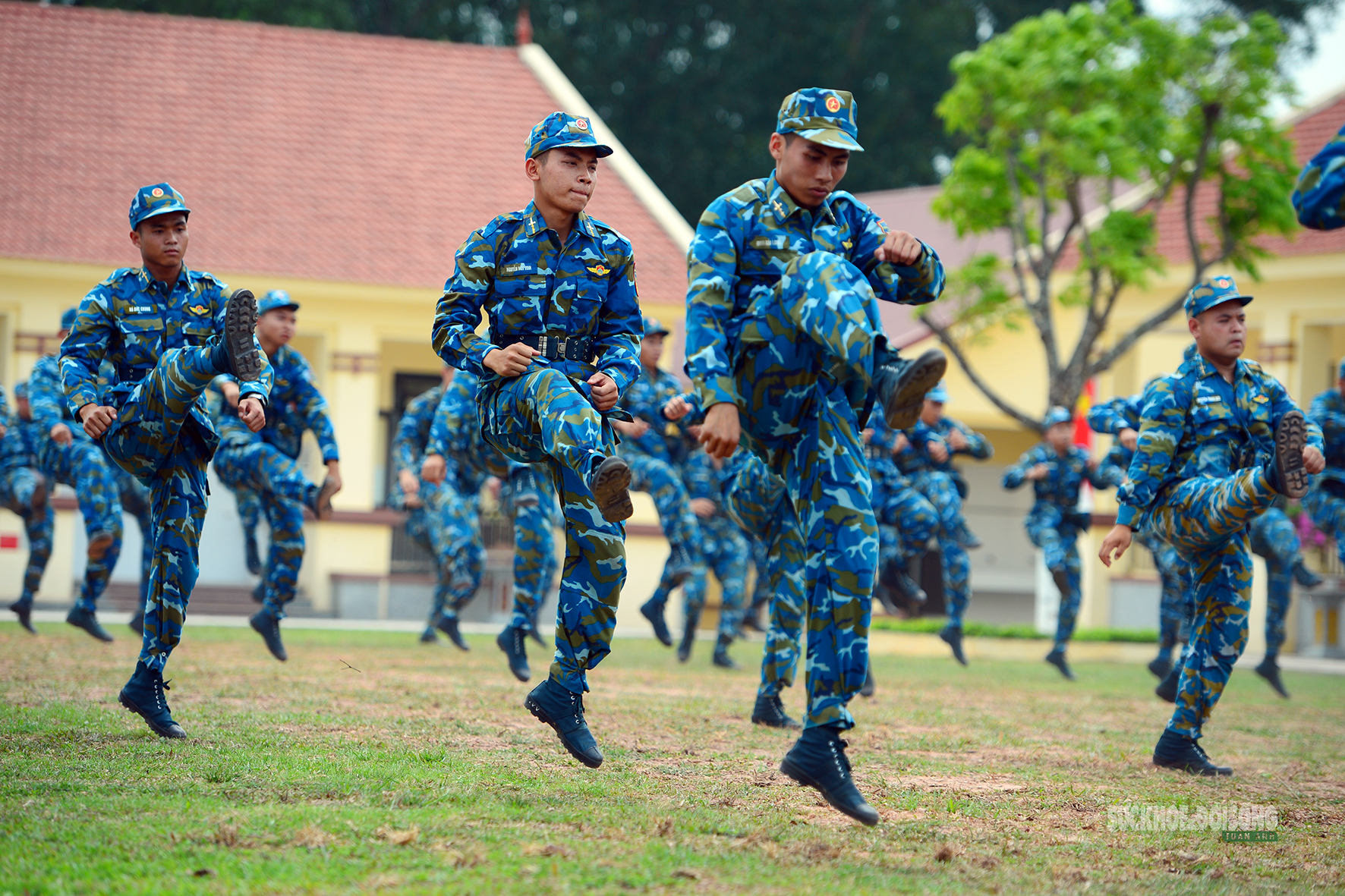 Lính tên lửa làm gì trên thao trường?- Ảnh 11.
