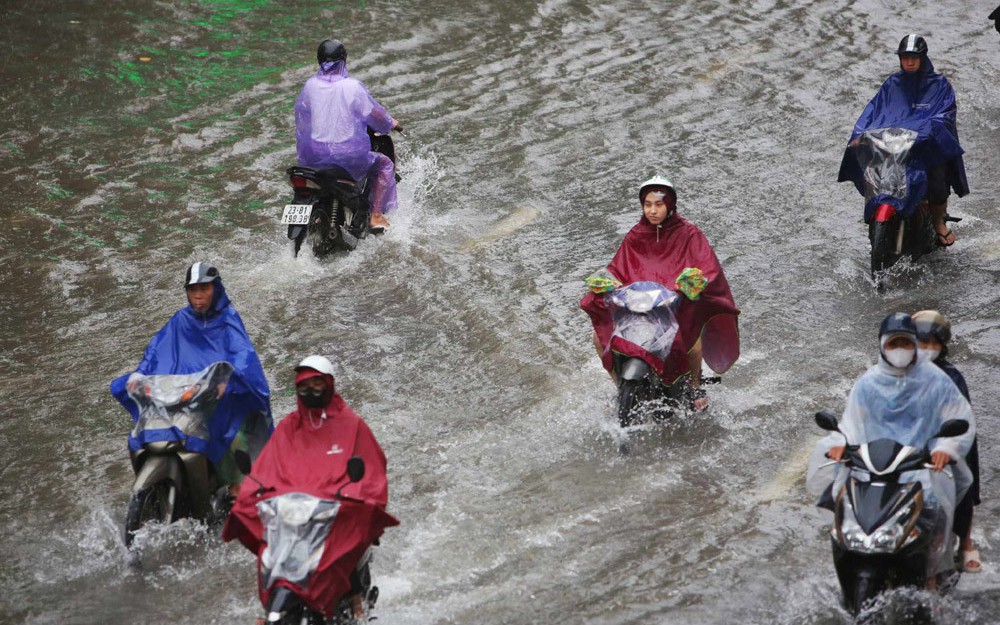 Nhiều nơi tiếp tục mưa dông mạnh, đề phòng mưa đá