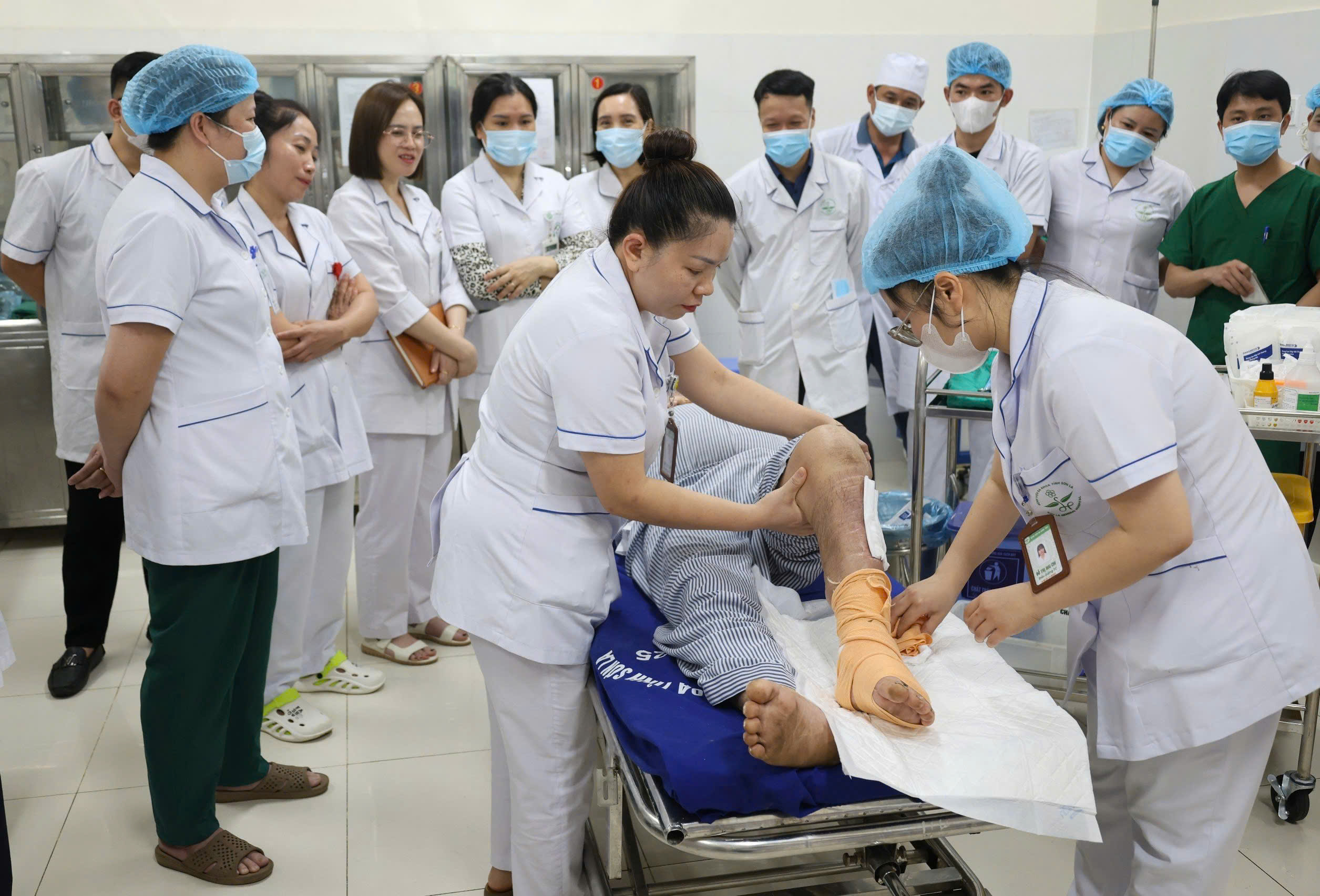 BV Bạch Mai hợp tác y tế với Sơn La mở ra bước chuyển mới nâng cao chất lượng y tế vùng Tây Bắc- Ảnh 1.