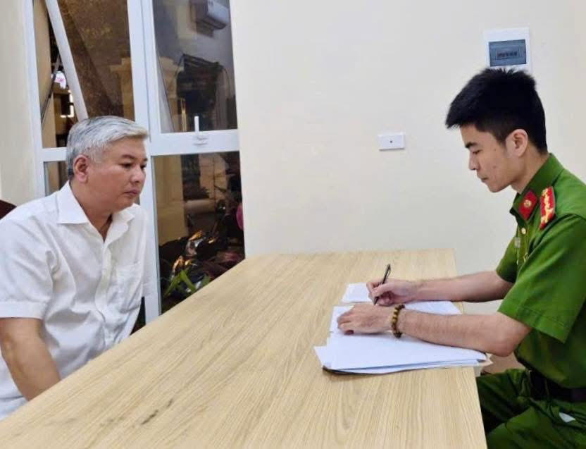 Hung hăng đánh người sau va chạm giao thông, người đàn ông bị tạm giữ- Ảnh 1.