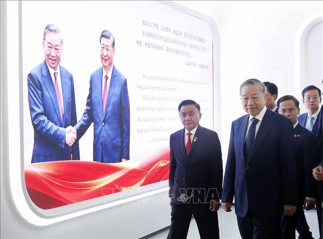 Tổng Bí thư, Chủ tịch nước Tô Lâm thăm Trung tâm Hợp tác ứng dụng AI Trung Quốc - ASEAN- Ảnh 5.