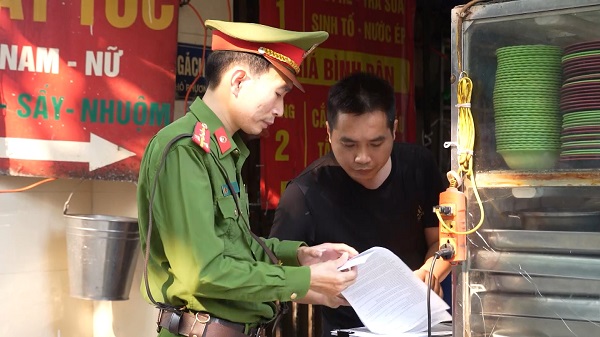 Hà Nội giữ vỉa hè thế nào để người dân vẫn có kế sinh nhai?- Ảnh 8.