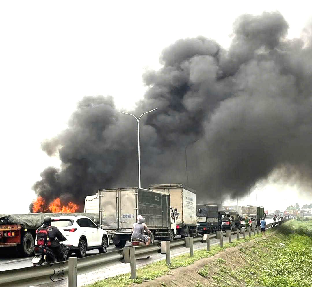 Thông tin vụ tàu hỏa bốc cháy 2 toa chở khách- Ảnh 3.