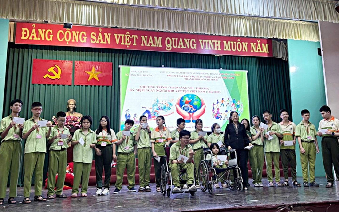 ‘Thắp sáng yêu thương’: Nâng bước trẻ khuyết tật hòa nhập bằng nghị lực và sẻ chia